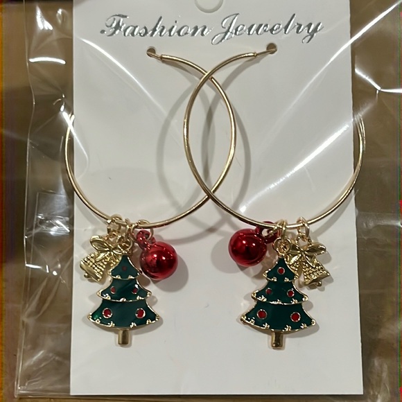 3 pair of Christmas earrings - Picture 2 of 4
